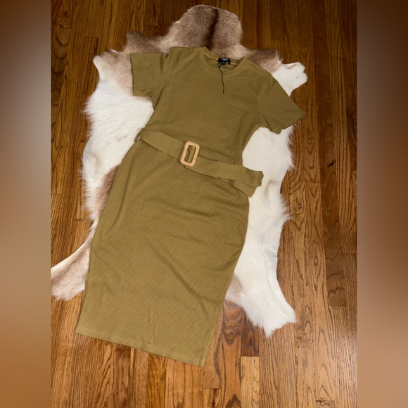 💚New without tag PrettyLittleThing Olive Green Ribbed Dress with Belt💚 - Picture 1 of 5